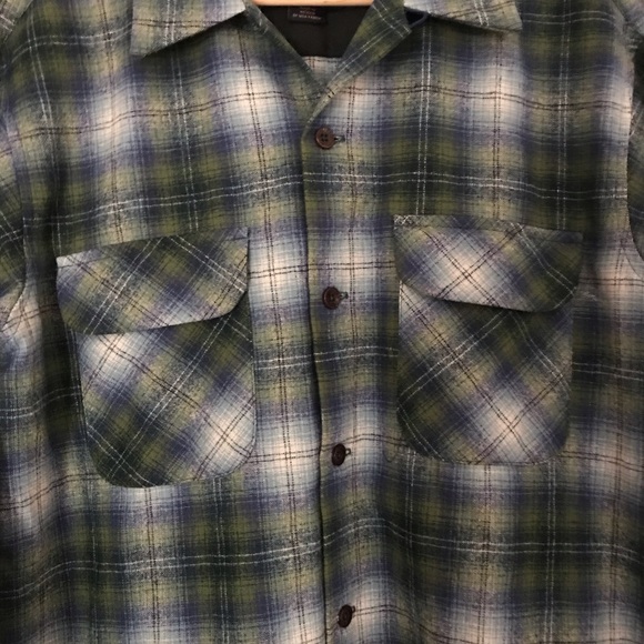 PENDLETON FLANNEL BOARD SHORT IN MENS SIZE MEDIUM - Picture 3 of 6